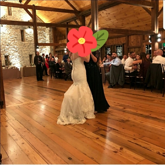 Allure Wedding gown - Picture 4 of 5